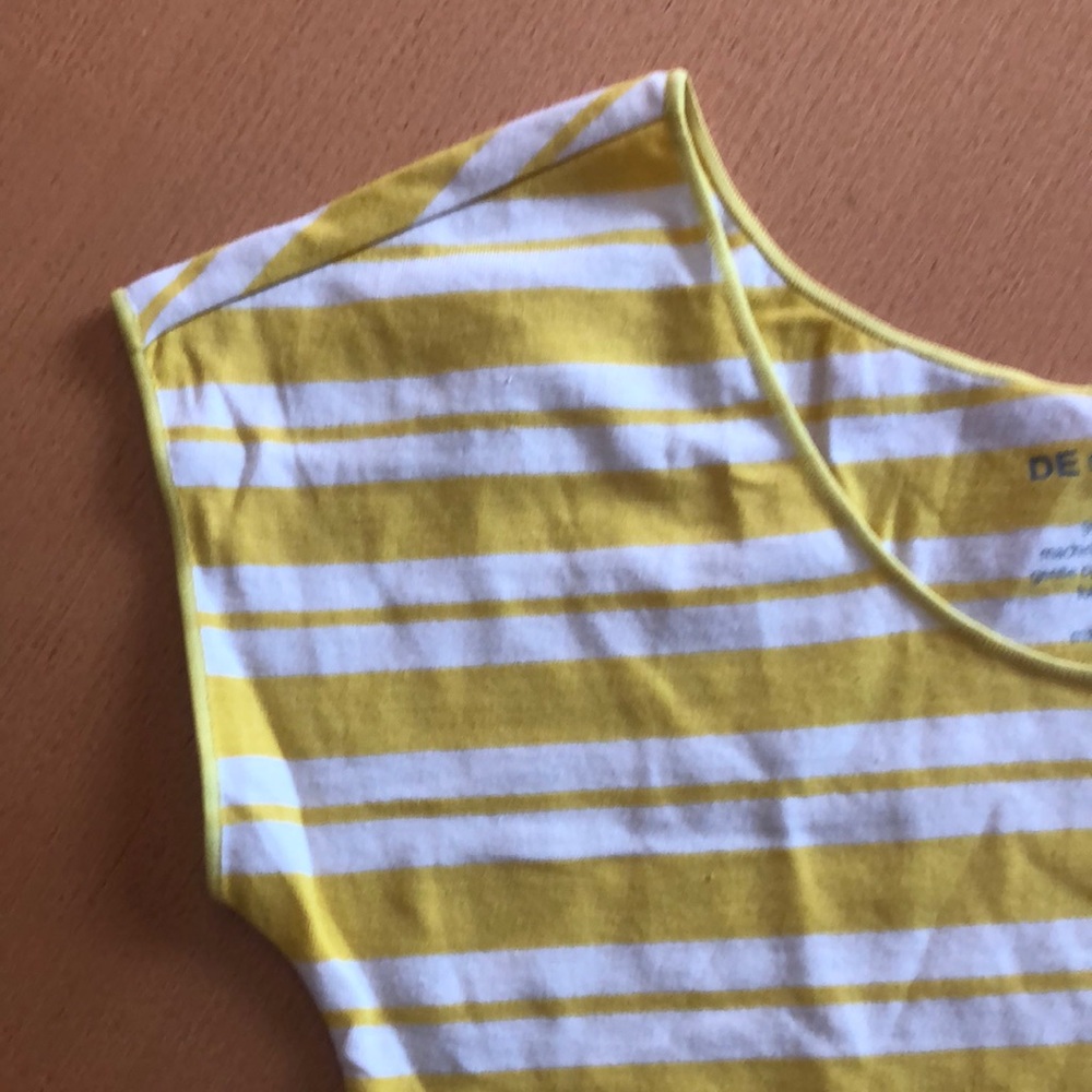 NWT essential tee - Picture 4 of 5
